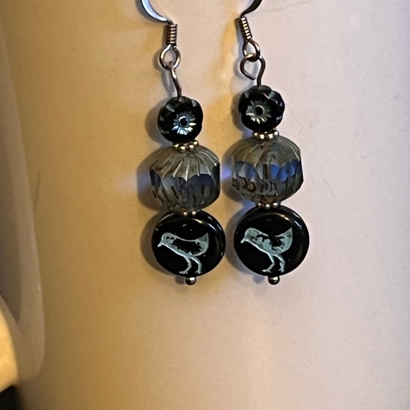 Blue bird Czech glass flower earrings handcrafted - Picture 2 of 4